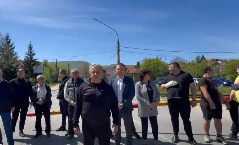 Zaustavljen saobraćaj u Svrljigu, foto: Radio Svrljig