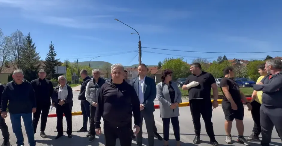 Zaustavljen saobraćaj u Svrljigu, foto: Radio Svrljig