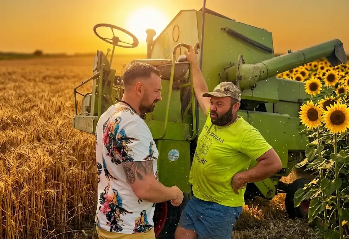 Žetva 2026, obilazak terena, Marko Bubamara i Mihajlo Stevanović u razgovoru, foto: Radio Svrljig